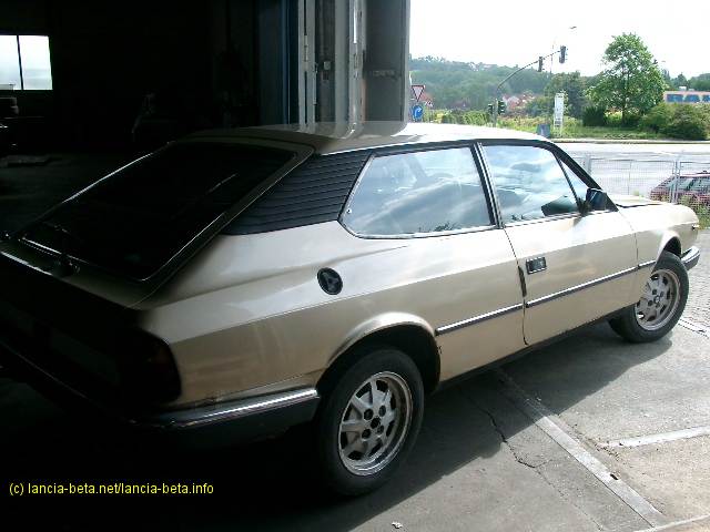 3 Lancia Beta HPE i.e.: Der goldene von hinten