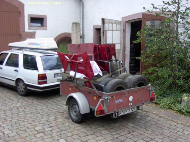 Ersatzteiltransport: Türen, Hauben usw. 
